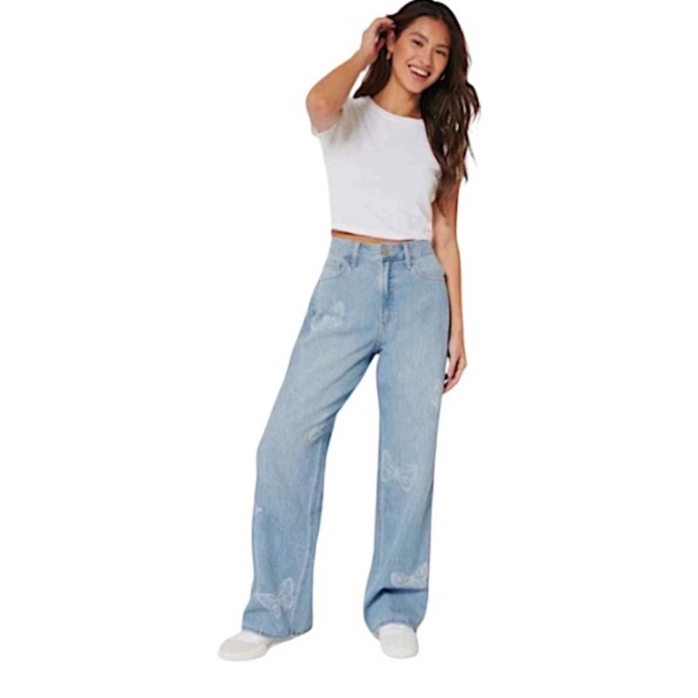 Hollister Women's Light Blue Flare Jeans - Ultra High-Rise Baggy - 100% Cotton